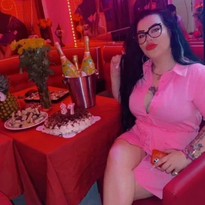 Roxi Hot