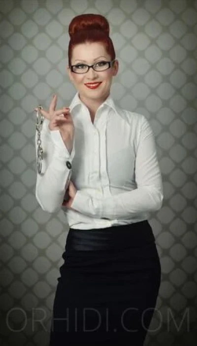 Alexandra, Str*p *n Lady
