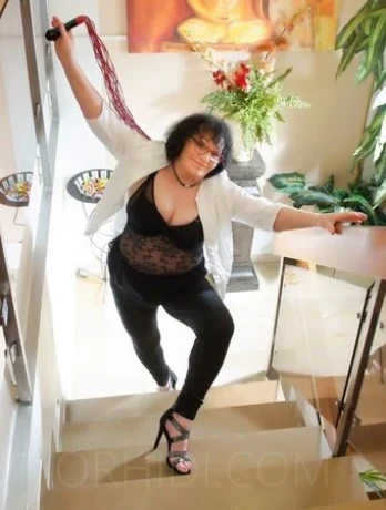 Madlen - 67  jährige reife Lust