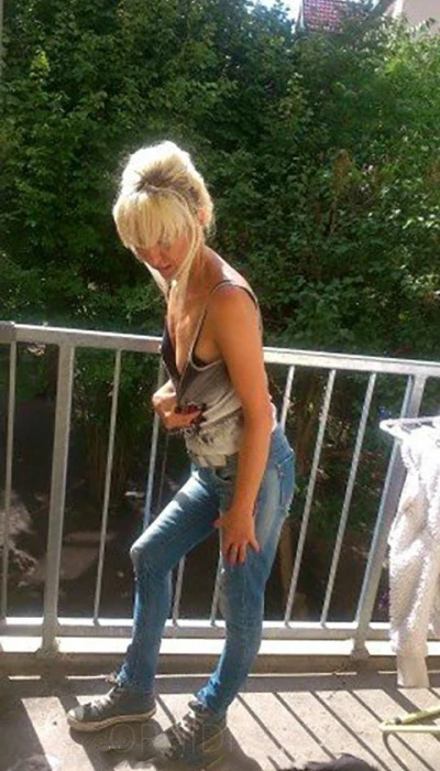 Laura - Blonder Engel