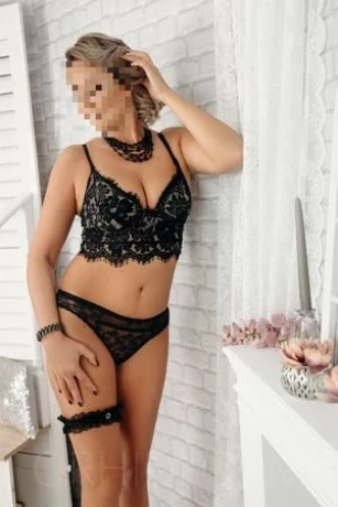Sarah aus Ungarn - Luxusladies