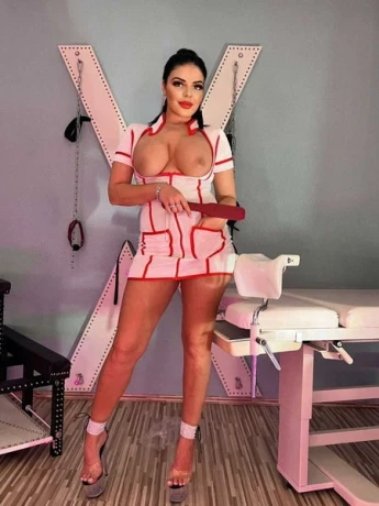 Karla Im Casa Bella 4