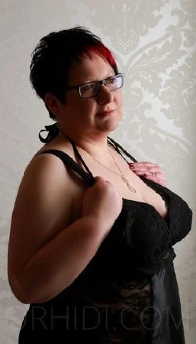 Lilly - molliger, deutscher Busentraum