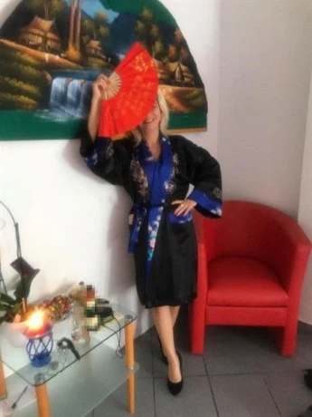 Freya Susse Asiatin