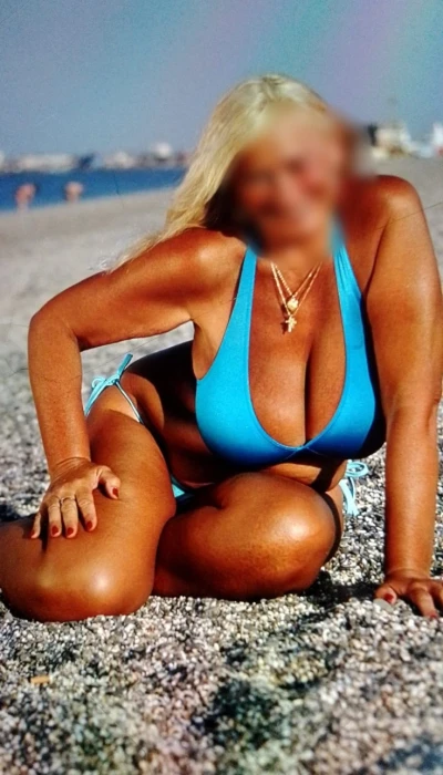 Lena Mit Grossen Brusten Und Erfahrung