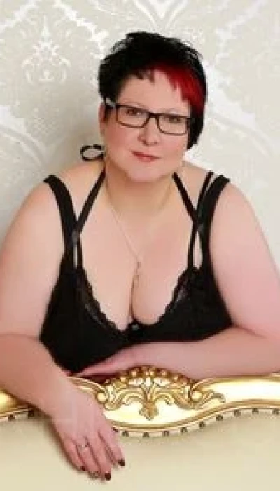 Lilly - molliger, deutscher Busentraum