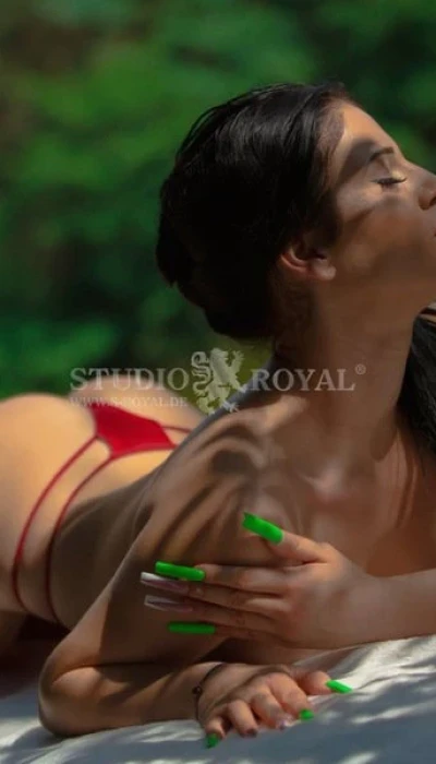 Lina im Studio Royal
