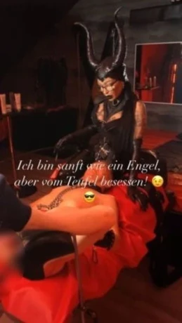 Domina Vicky
