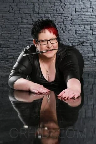 Lilly - molliger, deutscher Busentraum