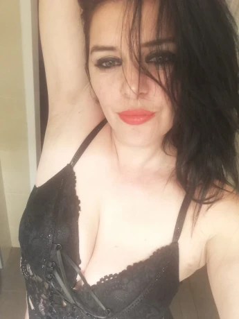 Elena Escort 7 24