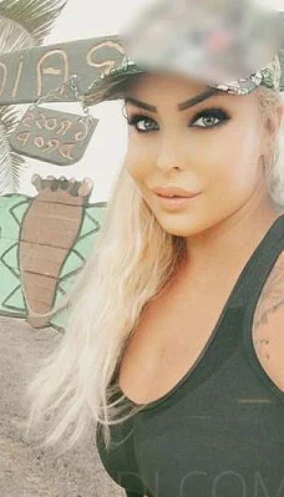 VOLLBUSIGE PORNOQUEEN TS DANYELLA!