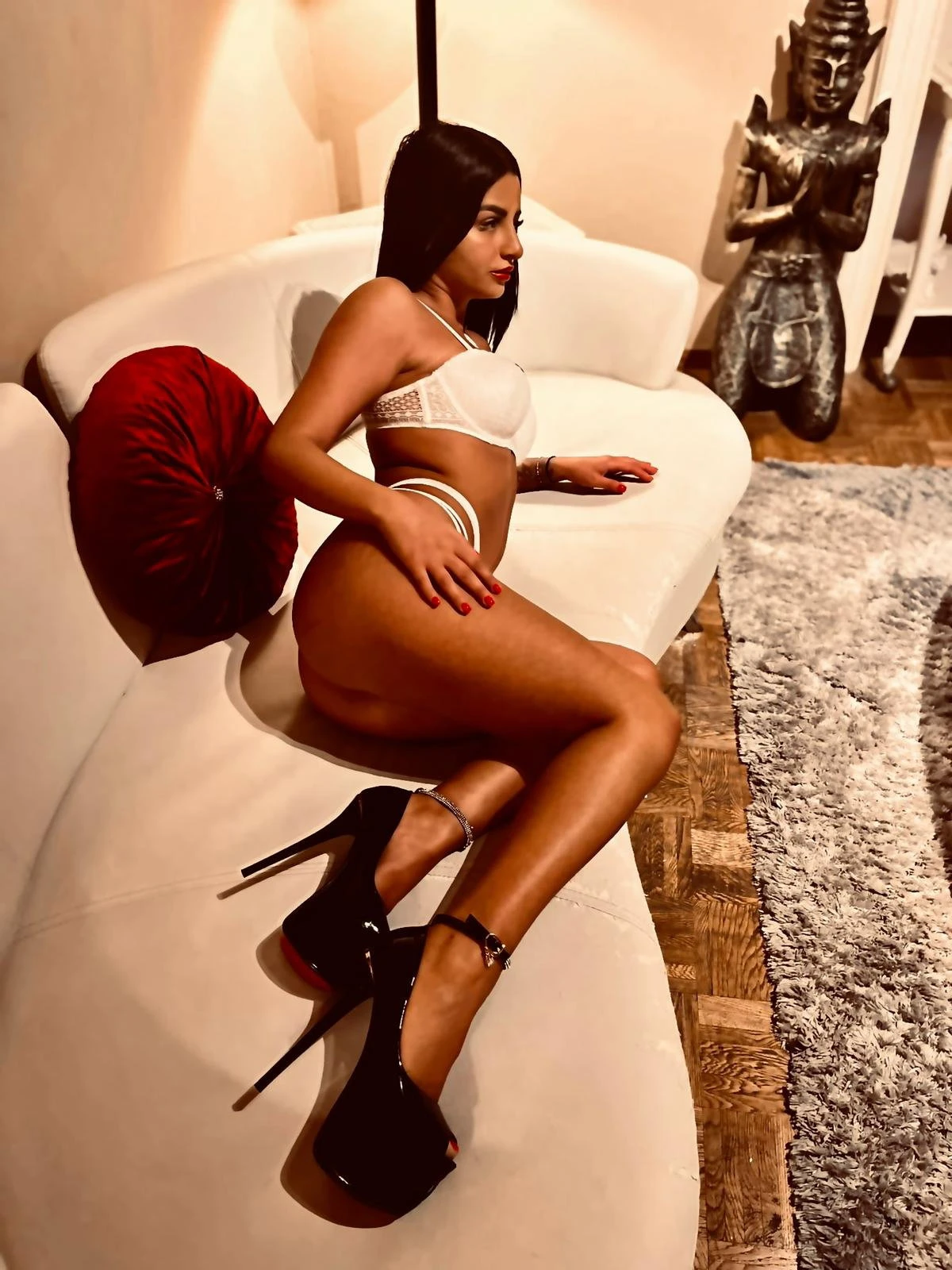 Sexy Anabelle