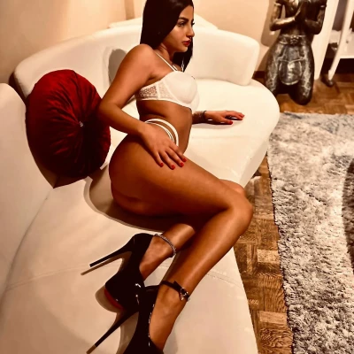 Sexy Anabelle