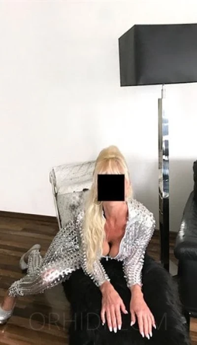 HOT &SEXY SUNNY