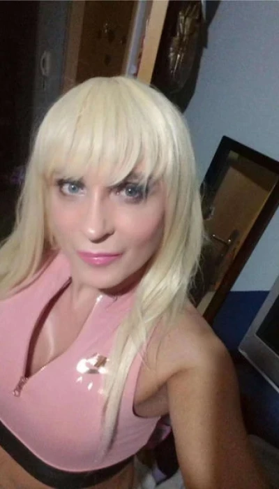 Neu Trans Queen Beyonce