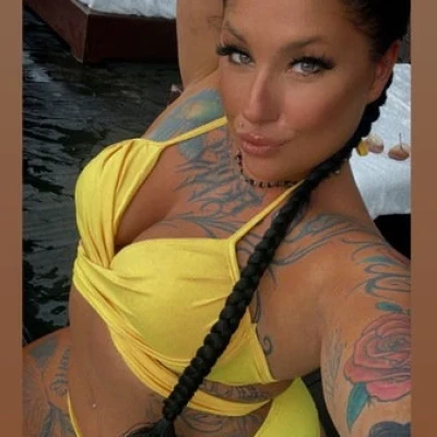 Curvy Chayenne