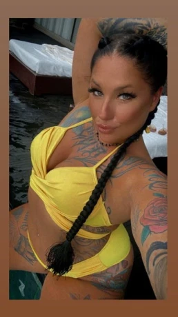 Curvy Chayenne