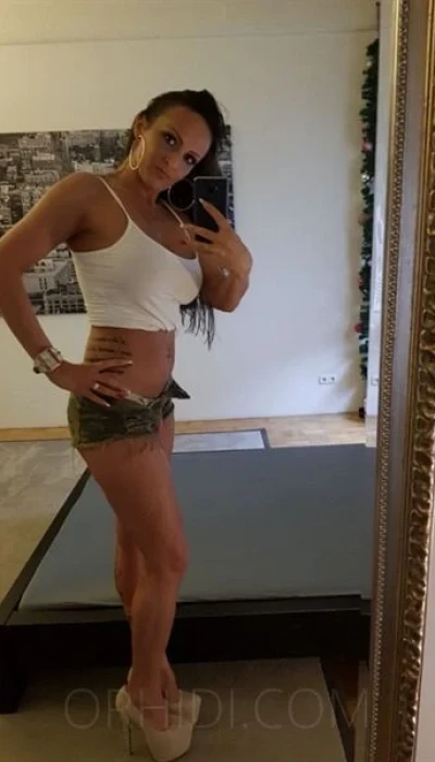 Mia