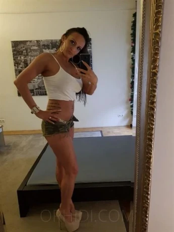 Mia