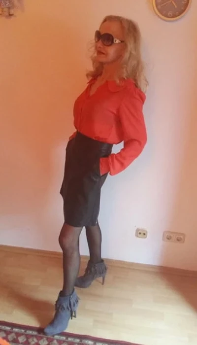Simone Your Attraktive Escort In Munich