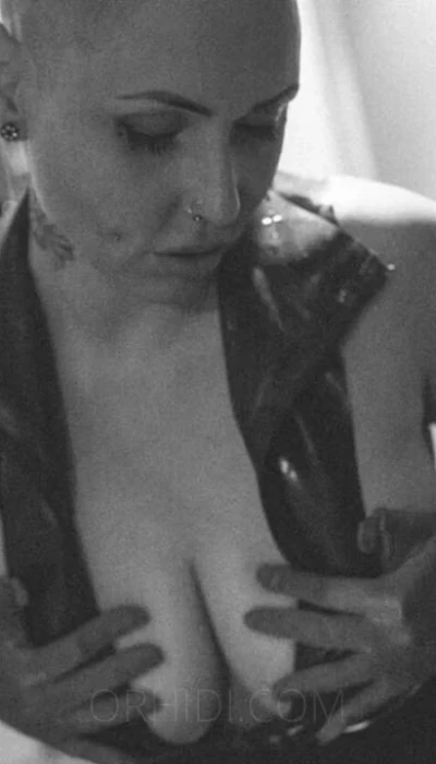 Jula Bizarre