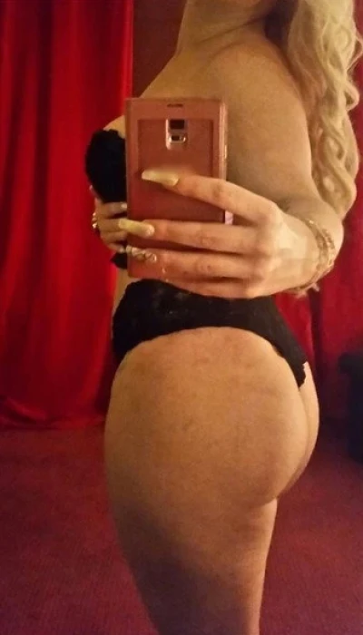German Emily Curvy