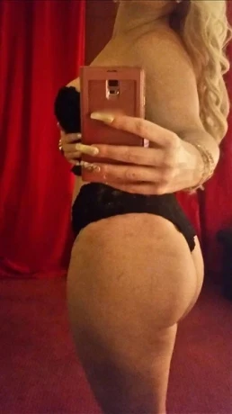 German Emily Curvy