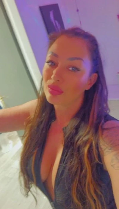 Curvy Sunny