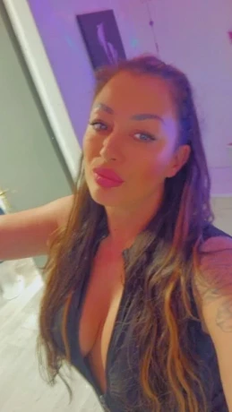 Curvy Sunny