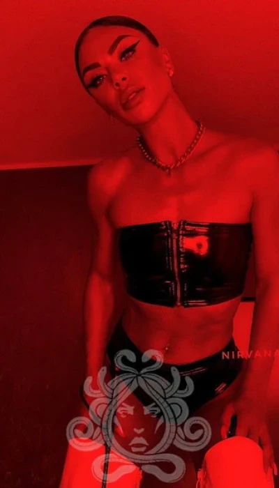 Domina Nirvana Rude Residenz Hekate