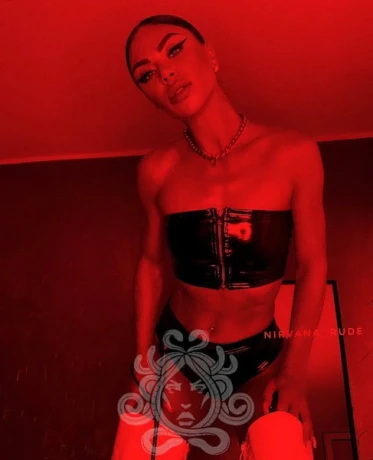 Domina Nirvana Rude Residenz Hekate