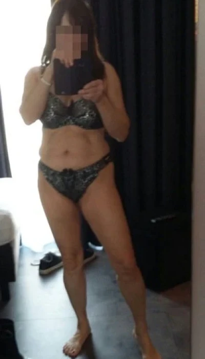 Rosa privat hingebungsvolle MILF