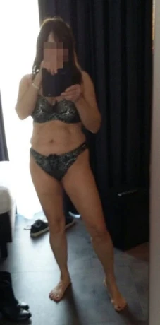 Rosa privat hingebungsvolle MILF