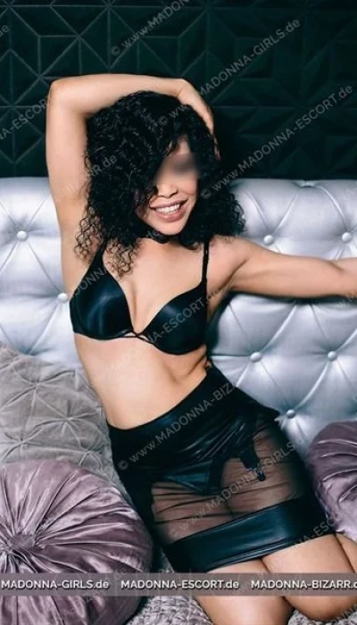 KELIS - MADONNA-ESCORT A. BESUCHBAR