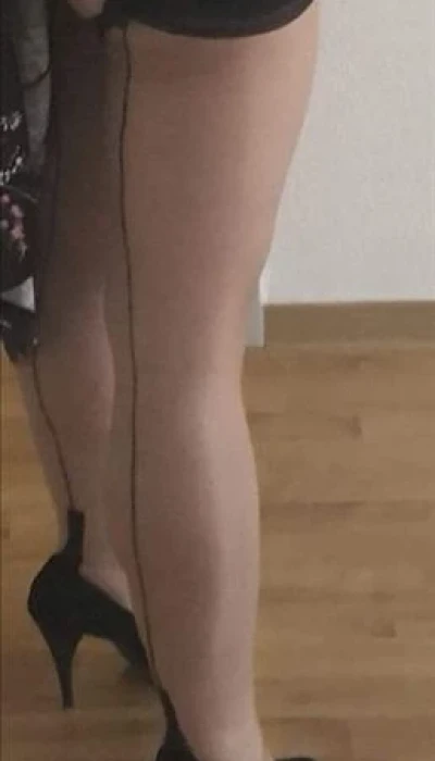 ATTRAKTIVE MIA