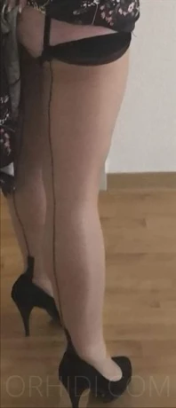 ATTRAKTIVE MIA