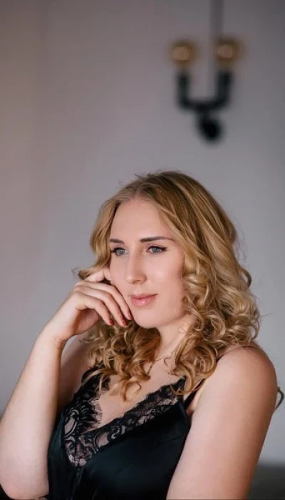 Viktoria Julia
