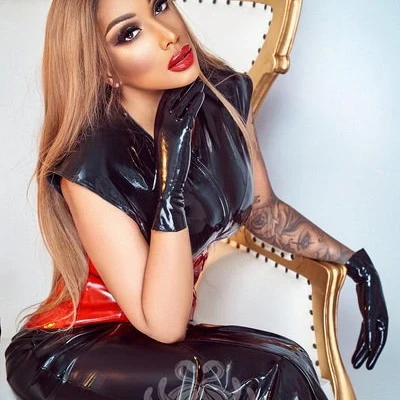 Domina Riana Bizarr Residenz Hekate