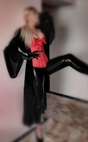 Hot Elizza