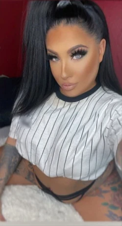 Curvy Chayenne