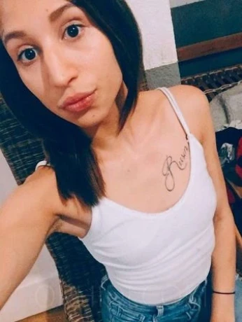 Skinny-Valeria
